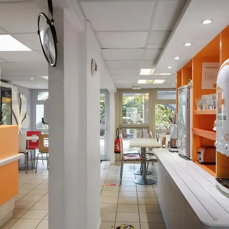 Premiere Classe Lyon Est - Bron Eurexpo Hotel