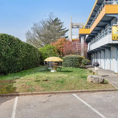 普瑞米尔里昂东布隆厄科尔斯博经典酒店 酒店 德希内斯·尚皮埃