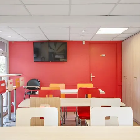 Premiere Classe Lyon Est - Bron Eurexpo Decines-Charpieu