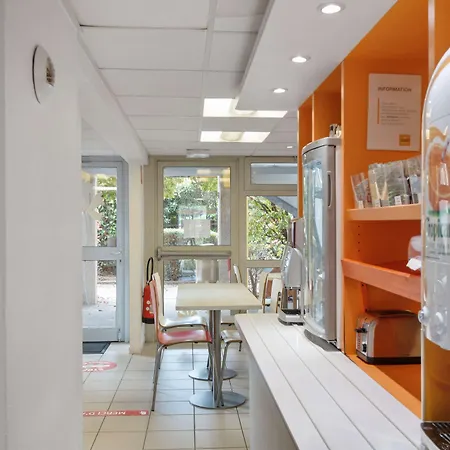 Premiere Classe Lyon Est - Bron Eurexpo Hotel Decines-Charpieu