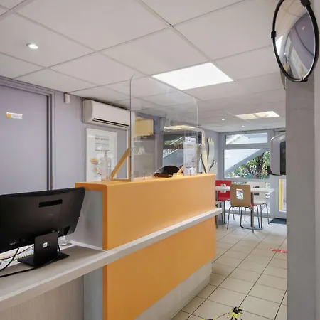 Premiere Classe Lyon Est - Bron Eurexpo Hotel Decines-Charpieu