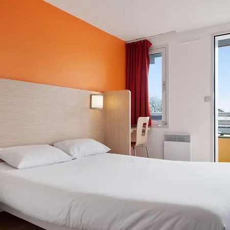 Premiere Classe Lyon Est - Bron Eurexpo Décines-Charpieu