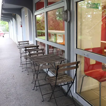 Premiere Classe Lyon Est - Bron Eurexpo * Décines-Charpieu